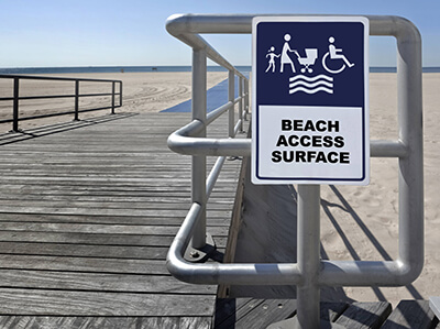 Приступачна морска плажа за особе са инвалидитетом